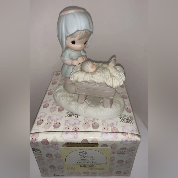 Precious Moments A Monarch is Born Figurine 1984 Rare Special Edition figurine - Picture 10 of 11